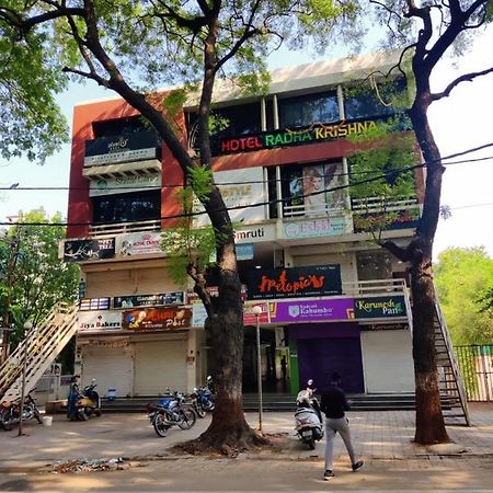 Hotel Radha Krishna Anand Ngoại thất bức ảnh