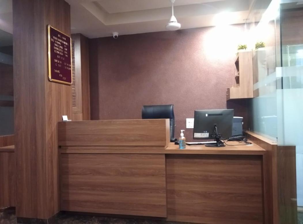 Hotel Radha Krishna Anand Ngoại thất bức ảnh